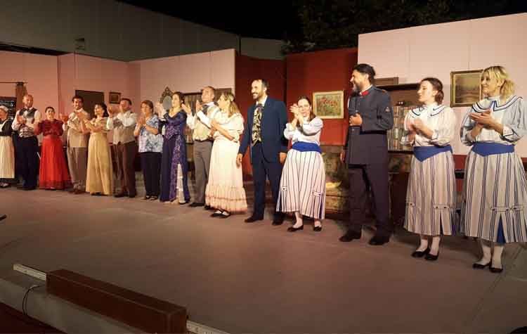 Η θεατρική ομάδα του Δήμου παρουσίασε την παράσταση «Ξενοδοχείο ο παράδεισος»