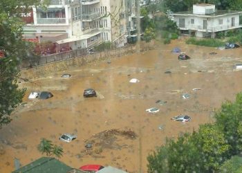 Η καταιγίδα «έπνιξε» το Μαρούσι