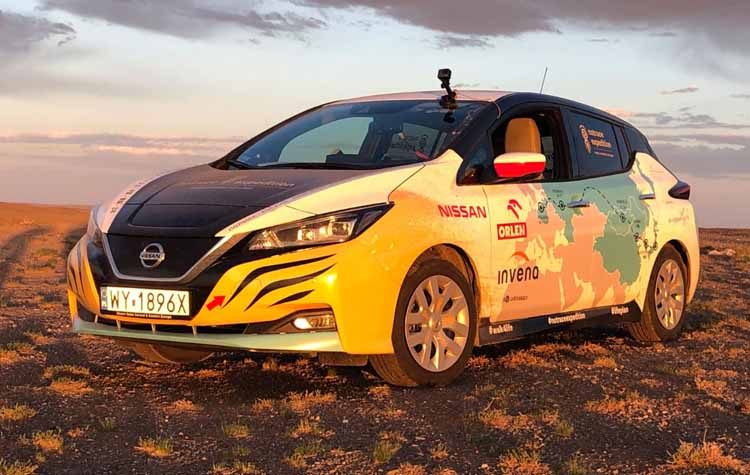 Ο Πολωνός εξερευνητής Marek Kamiński φτάνει στο Πεκίνο με το νέο Nissan LEAF