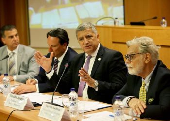 «Νέα γέφυρα με την ομογένεια, για προώθηση του τουρισμού υγείας»