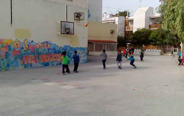 Ανοιχτά τα προαύλια δημόσιων σχολείων έως τέλος Αυγούστου