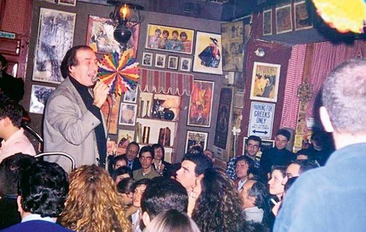 Τραγουδοποιοί μενεστρέλοι