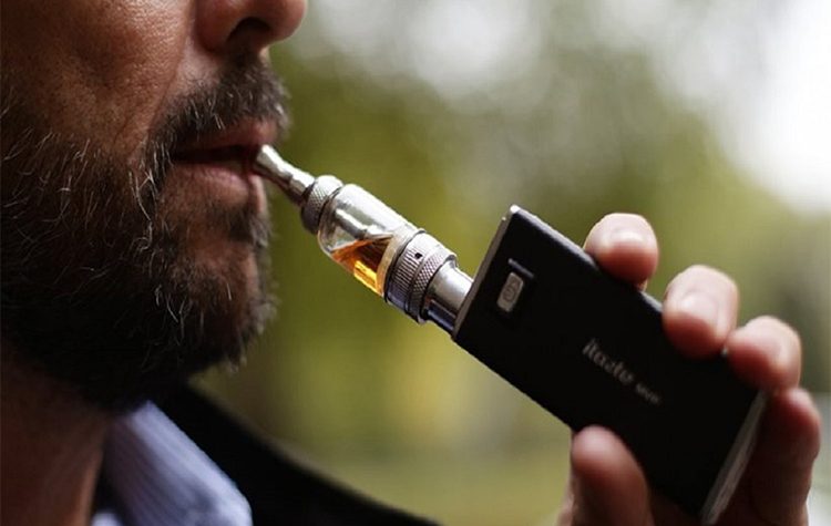 Νέα μελέτη: Και το ηλεκτρονικό τσιγάρο μπορεί να κάνει κακό στους πνεύμονες