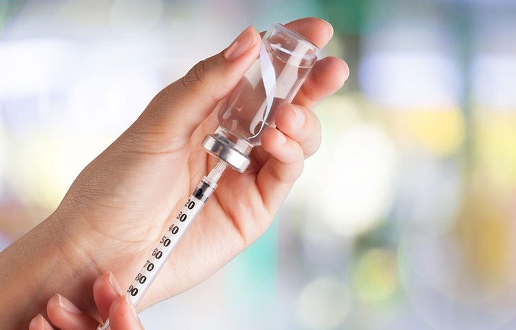 ΙΣΑ: Οι γιατροί είναι οι μόνοι ειδικοί για τον εμβολιασμό των ασθενών