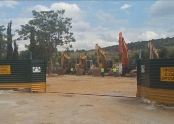 Ξεκίνησε το αντιπλημμυρικό έργο της διευθέτησης του χειμάρρου Αγίας Αικατερίνης στη Μάνδρα