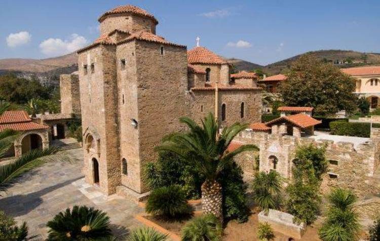 Σβήστηκε έγκαιρα φωτιά στη Νταού Πεντέλης