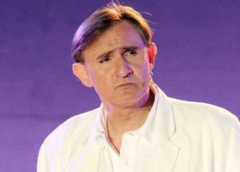 Στην εντατική νοσηλεύεται ο  Άκης Σακελλαρίου από τη νόσο των λεγεωνάριων