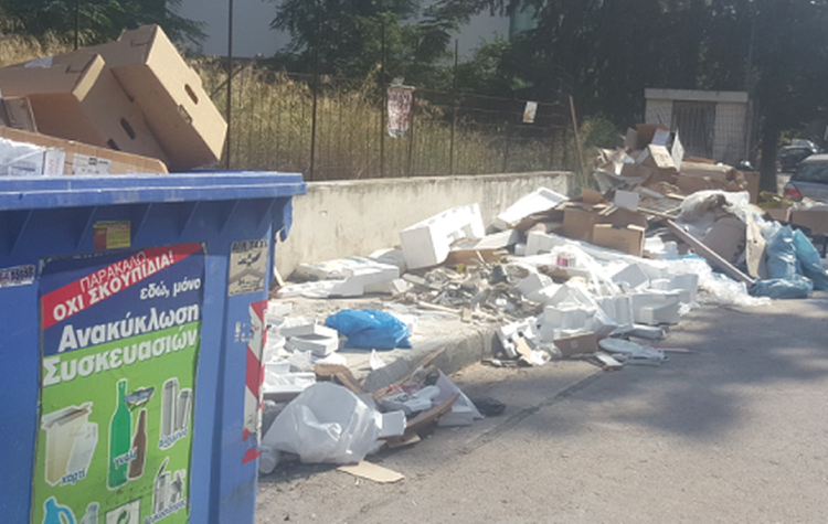 Περιφέρεια: Ακαθάριστα φρεάτια και σκόρπια σκουπίδια στο Μαρούσι  – Η απάντηση του Δήμου