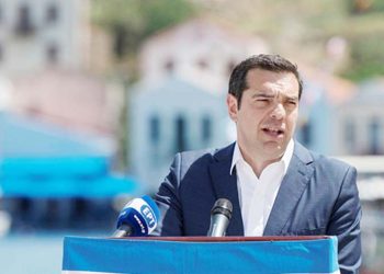 Τέλος μνημονίων: «Κάηκαν» οι φιέστες