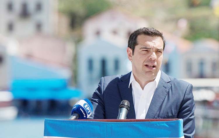 Τέλος μνημονίων: «Κάηκαν» οι φιέστες