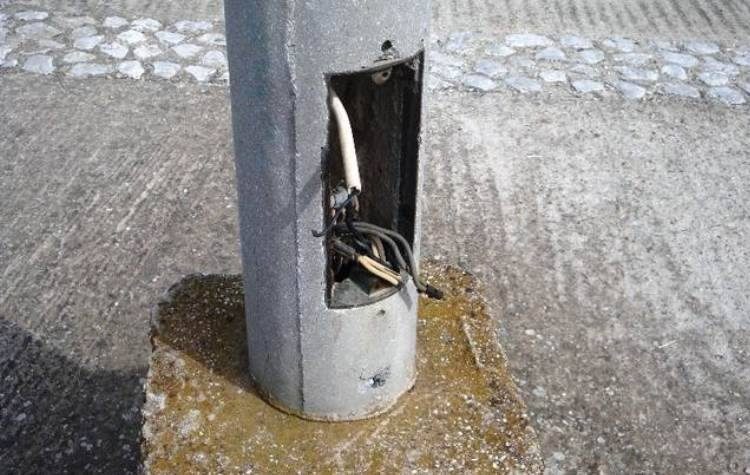 Κίνδυνος από τις κλοπές καλωδίων ηλεκτροφωτισμού - Δύο παιδιά στο νοσοκομείο από ηλεκτροπληξία