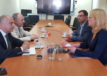 Συνάντηση της Περιφερειάρχη Αττικής με τον κυβερνήτη της ΑΧΕΠΑ