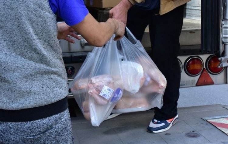 «Χείρα βοηθείας» σε οικογένειες που έχουν  ανάγκη με προσφορά προϊόντων και σχολικών ειδών