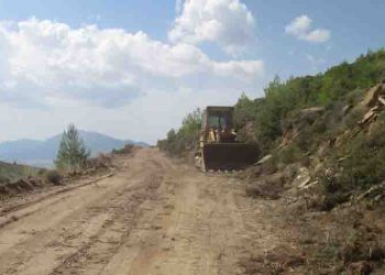 Εργασίες αποκατάστασης των κατεστραμμένων δασικών δρόμων του Πεντελικού από τον ΣΠΑΠ