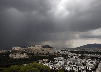 Σε εξέλιξη η επέλαση του «Ξενοφώντα»  – Ισχυροί άνεμοι, κρύο και καταιγίδες