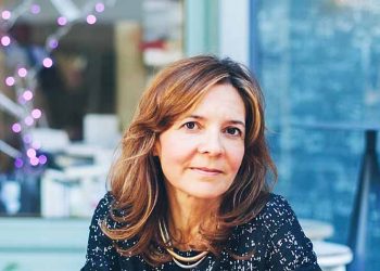 Αμάντα Μιχαλοπούλου: «Η συγγραφή είναι για μένα ό,τι πιο κοντινό σε θρησκευτική εμπειρία»