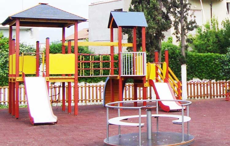 Οικονομική «ένεση» για τις παιδικές χαρές