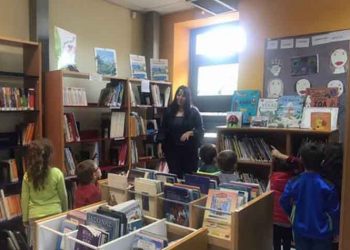 Οι μαθητές του 4ου Δημοτικού στην Δημοτική Βιβλιοθήκη