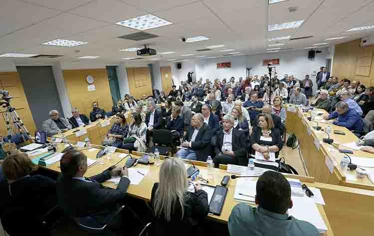 Στα… θρανία για τον «Κλεισθένη»