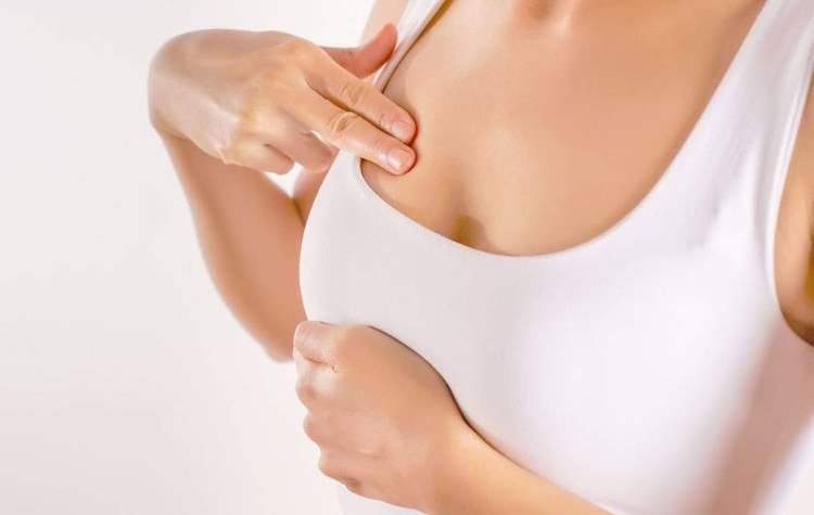 Πρόγραμμα εκμάθησης αυτοεξέτασης μαστού στην κεντρική πλατεία