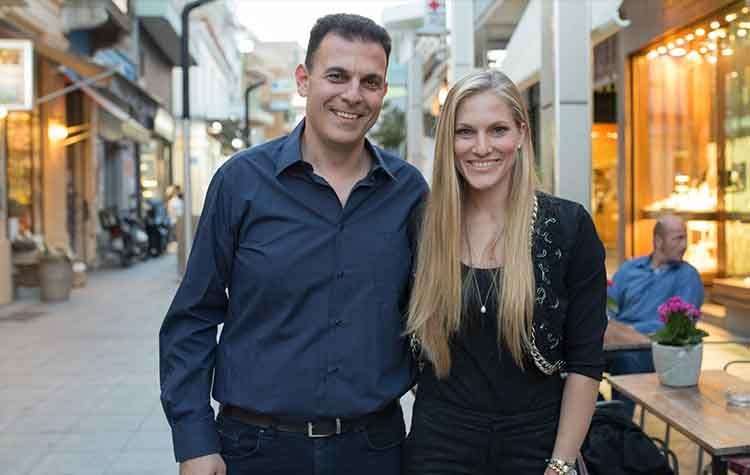 Η Σάρα Εσκενάζυ υποψήφια με Καραμέρο στο Μαρούσι