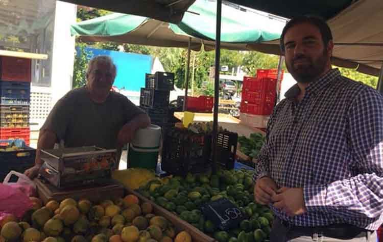 Στην κεντρική λαϊκή αγορά του Ηρακλείου ο Γιώργος Παπαδημητρίου