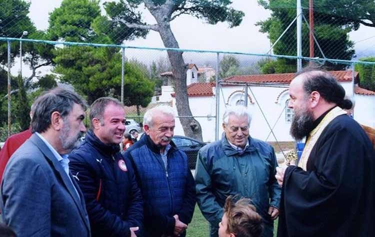 Ο Δήμαρχος στον αγιασμό του 5Χ5 στην Πλατεία Αγίας Τριάδος