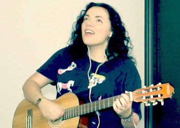 Ξένια Ροδοθεάτου: Του Αιγαίου τα μπλουζ