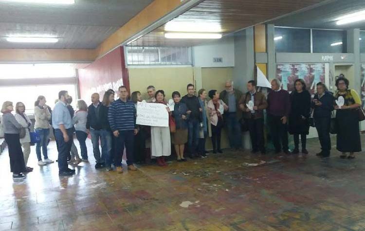 Φιλοσοφική Σχολή: Ο Ρουβίκωνας ανακατέλαβε μετά τη μία το γραφείο 516