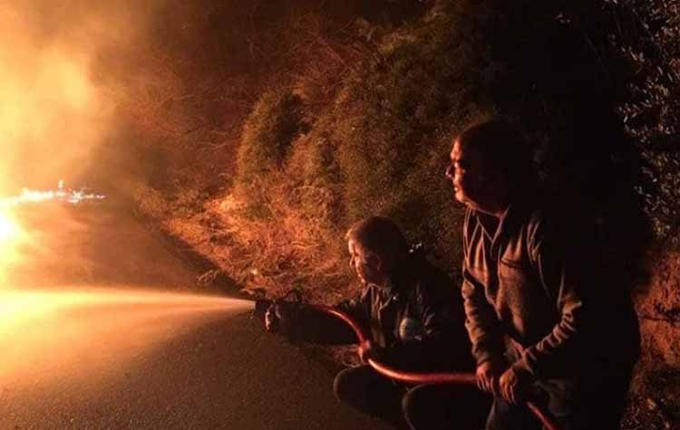 O ΣΠΑΠ στην κατάσβεση φλεγόμενου αυτοκινήτου στον Κοκκιναρά