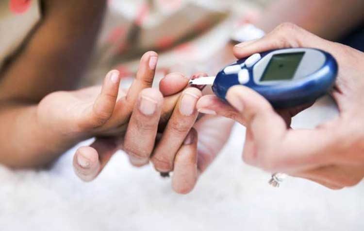 Κραυγή αγωνίας για την έλλειψη του σχολικού νοσηλευτή που περιμένει μαθητής με διαβήτη