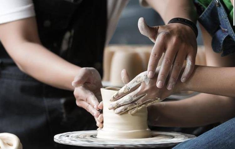Δωρεάν δημοτικά μαθήματα φτιαγμένα από… πηλό