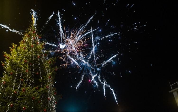 Aυλαία εορταστικών εκδηλώσεων με Μιχάλη Χατζηγιάννη