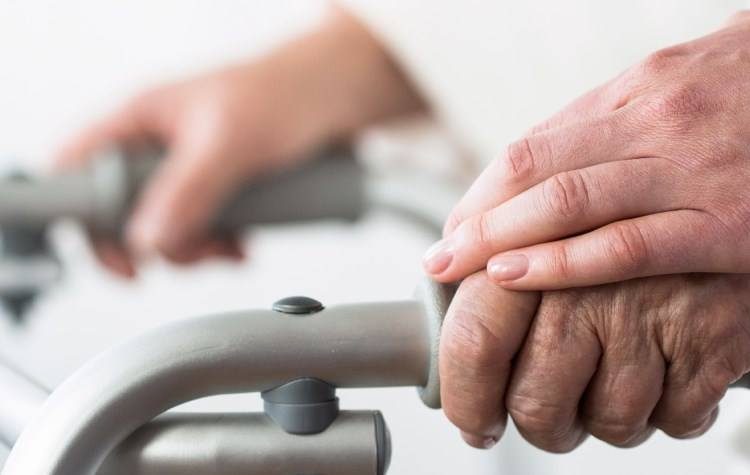 Δωρεάν τεστ ΠΑΠ και ορθοπαιδικός χειρουργός στα δημοτικά ιατρεία