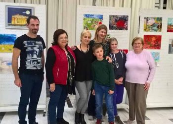 Εγκαινιάστηκε η έκθεση της μικρής εικαστικού Δανάης Μπακάλη