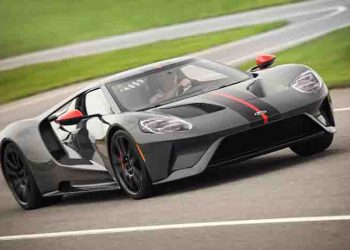 Το νέο 2019 Ford GT Carbon Series ορμά στις πίστες