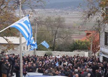 Αλβανικό ΥΠΕΣ: Ανεπιθύμητοι 52 Έλληνες που βρέθηκαν στην κηδεία Κατσίφα