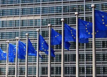 Κομισιόν: Πράσινο φως στον προϋπολογισμό