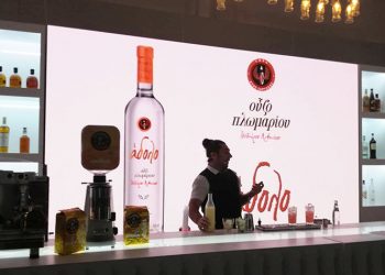 Τσίπουρο Δεκαράκι Μοσχάτο, Ούζο Πλωμαρίου Άδολο και M DRY Mastiha κατακτούν τα Bar Show σε Αθήνα και Βερολίνο