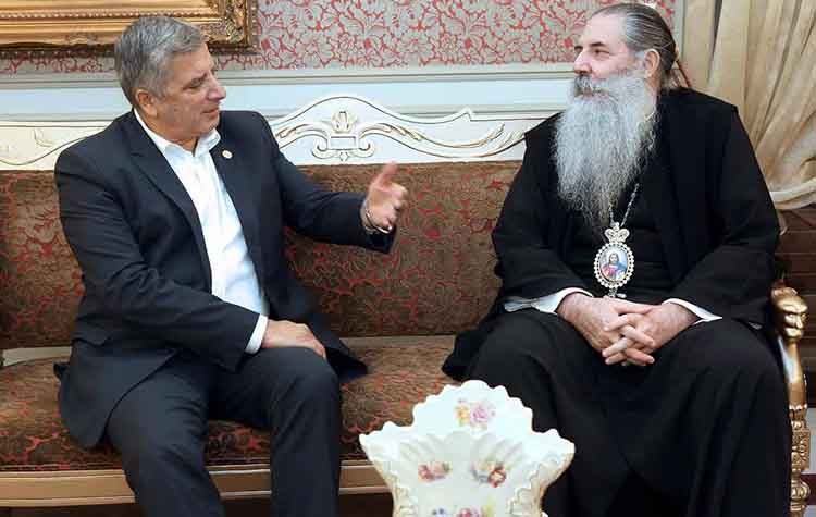 Συνάντηση Πατούλη με τον Μητροπολίτη Πειραιώς Σεραφείμ