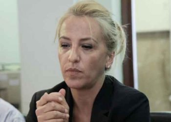 Ρένα Δούρου για την καταστροφή στο Μάτι: «Οι ΟΤΑ δεν σβήνουν τις πυρκαγιές»