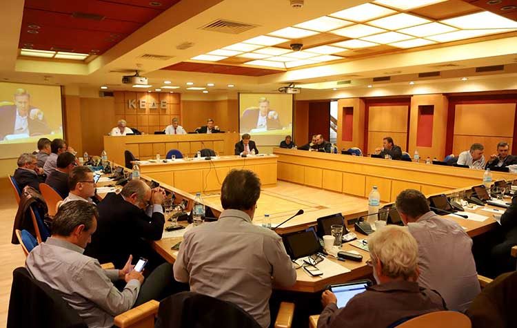 Eπιτροπή για τη Συνταγματική Αναθεώρηση συστήνει η ΚΕΔΕ