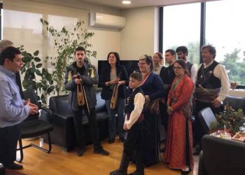 Kάλαντα και ευχές στον Δήμαρχο για την Πρωτοχρονιά