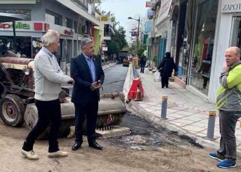 «Σε εορταστικούς ρυθμούς τo εμπορικό κέντρο Αμαρουσίου»