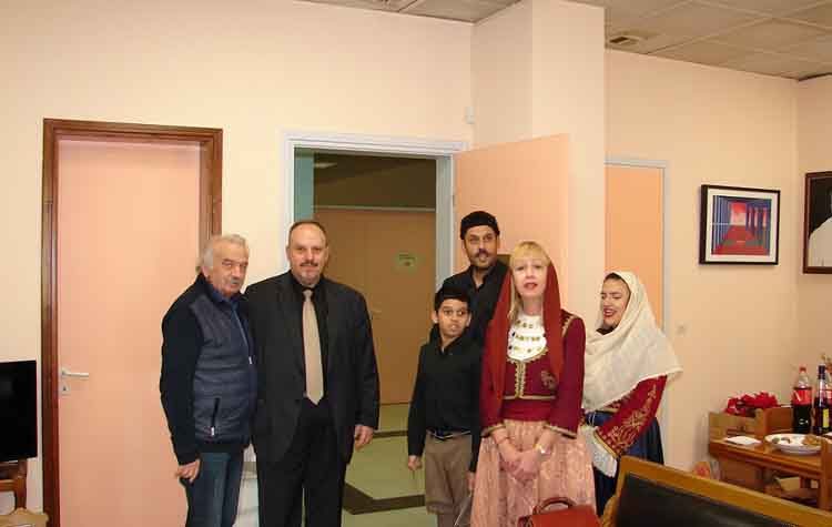 Χριστουγεννιάτικα κάλαντα και ευχές  στον Δήμαρχο