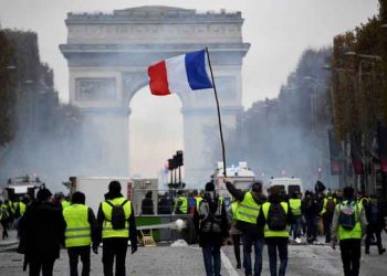 Γαλλία: Βίαια επεισόδια στην κινητοποίηση των «κίτρινων γιλέκων»