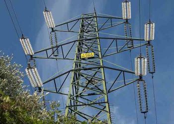 Απομακρύνονται οι πυλώνες από τη Νέα Πεντέλη