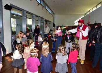 Με παιδικά γέλια και τραγούδια γέμισε ο Πολυχώρος της Λυκόβρυσης