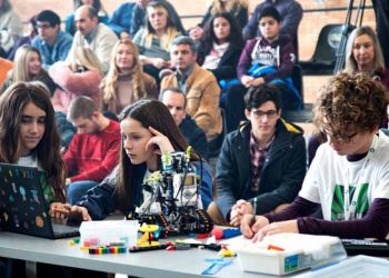 Το «Robogirl» της Cosmote είναι εδώ