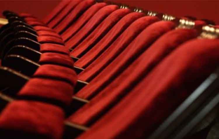 «Σάντα Τσικίτα» και «Καθρέφτες» στο Δημοτικό Θέατρο Πεύκης